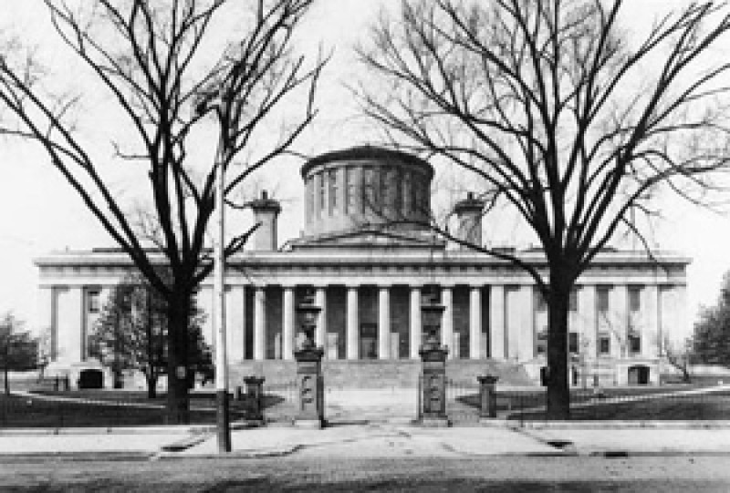 Black and white image of the Ohio statehouse from the 1800s.